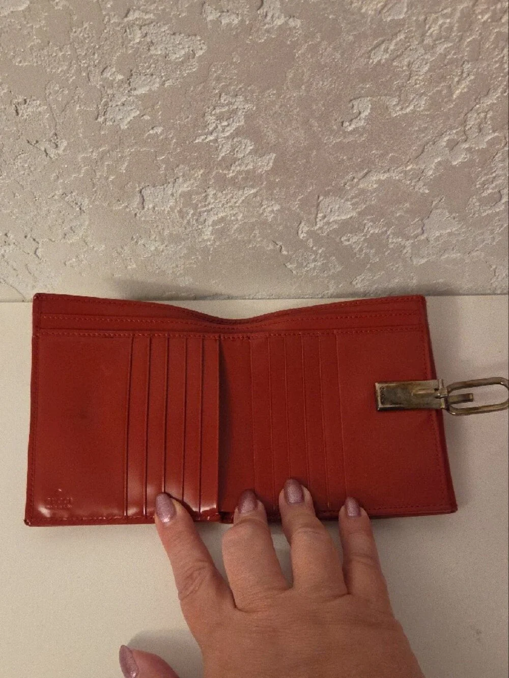 LOW START Gucci Red Patent Cardholder Wallet - Picture 3 of 12